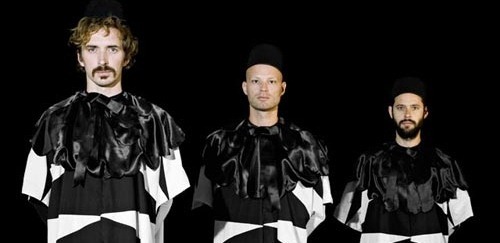 whomadewho